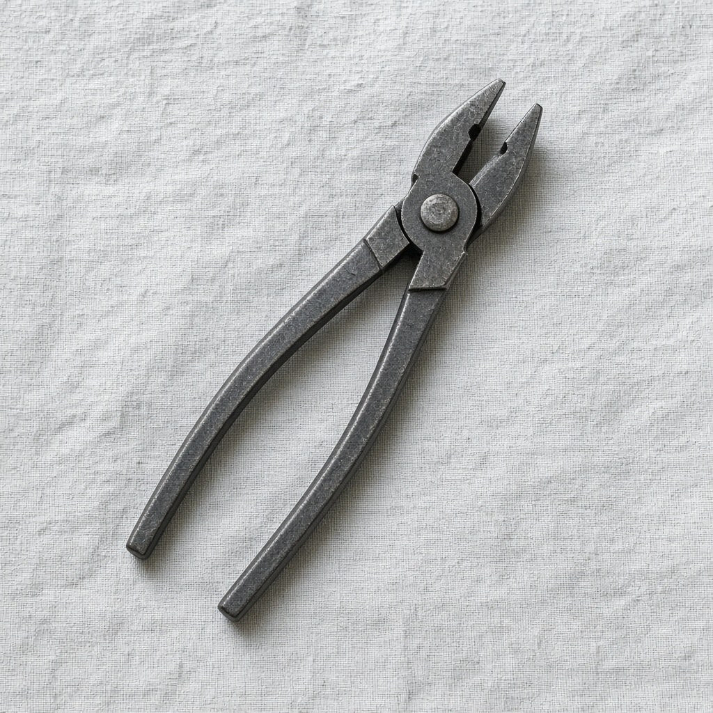 Grozing pliers